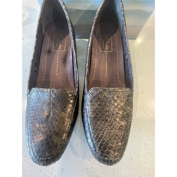 Clarks Everyday Women’s Loafers 7.5M Brown Leather Metallic Faux Snakeskin - Picture 3 of 14